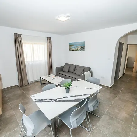 Charming Corner Apartment With Country View 2Br St. Paul's Bay Exterior photo
