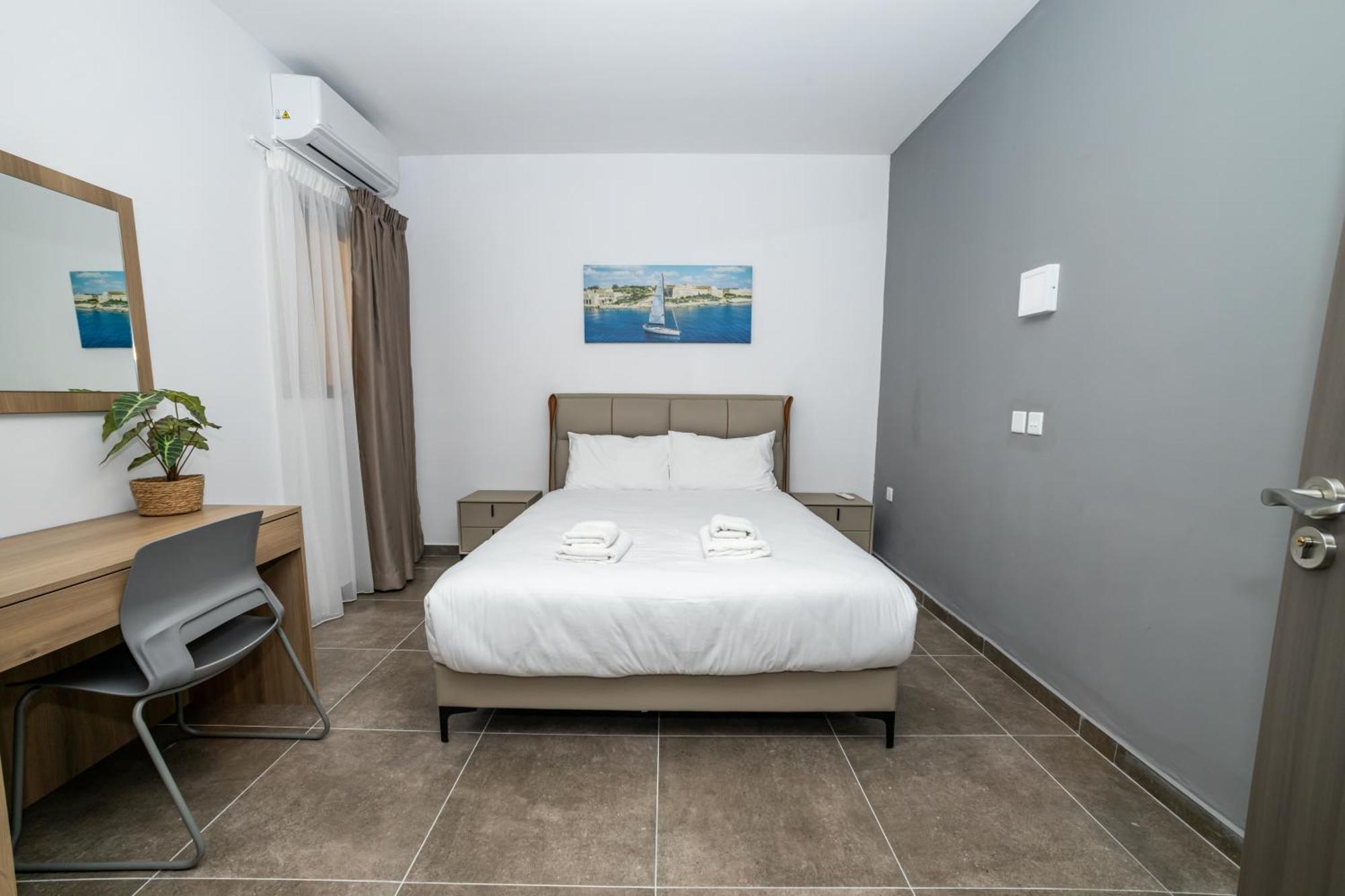 Charming Corner With Country View 2br *