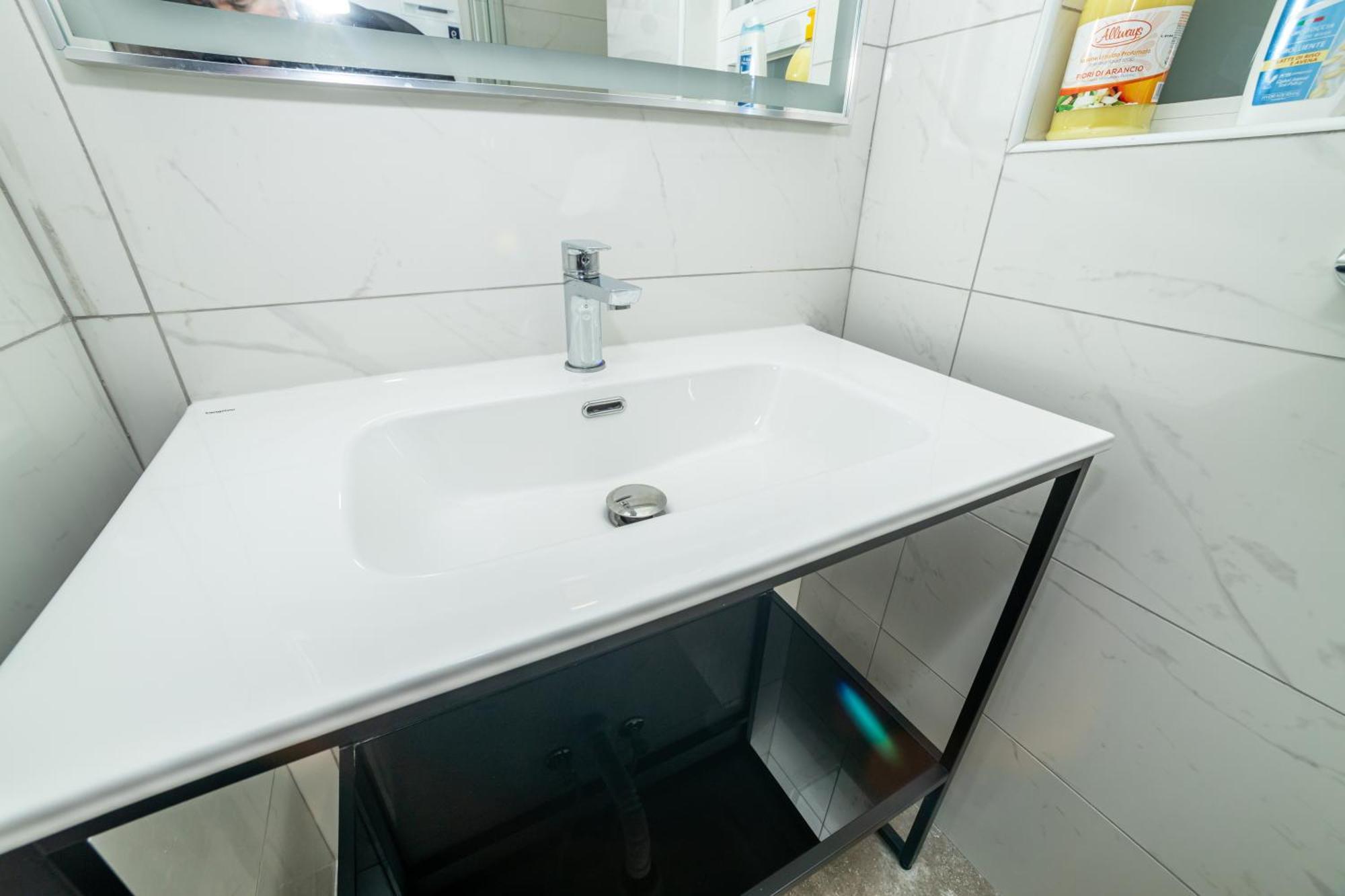 Charming Corner With Country View 2br Apartment *