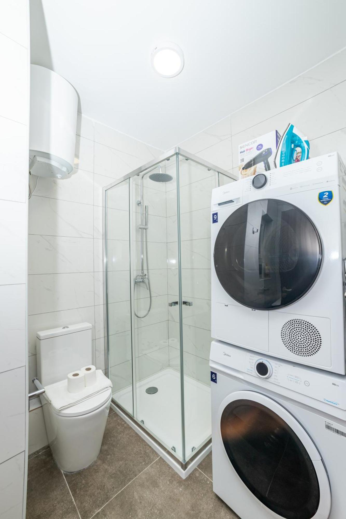 Charming Corner With Country View 2br Apartment *