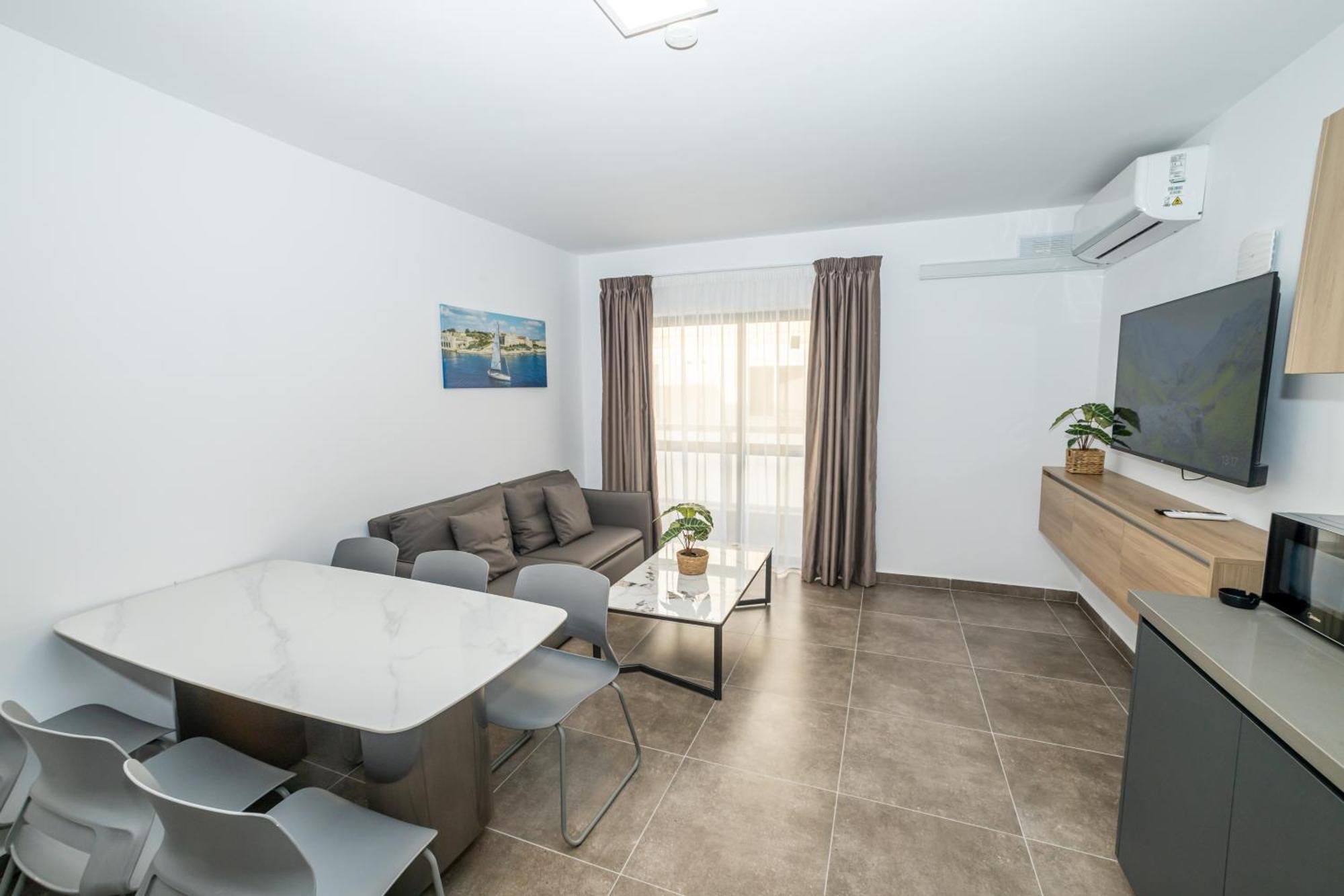 Charming Corner With Country View 2br Apartment *